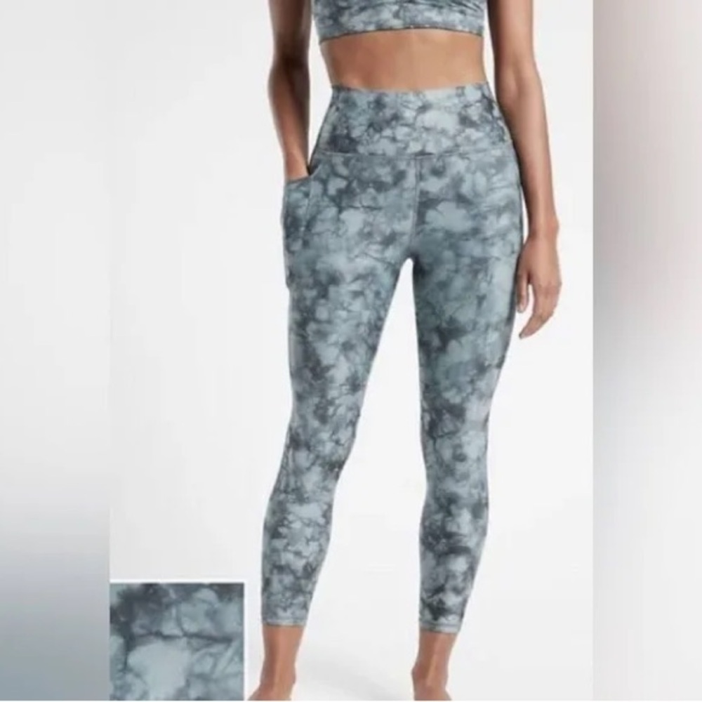 Athleta Salutation Stash Pocket II Printed 7/8 Tights Size Small